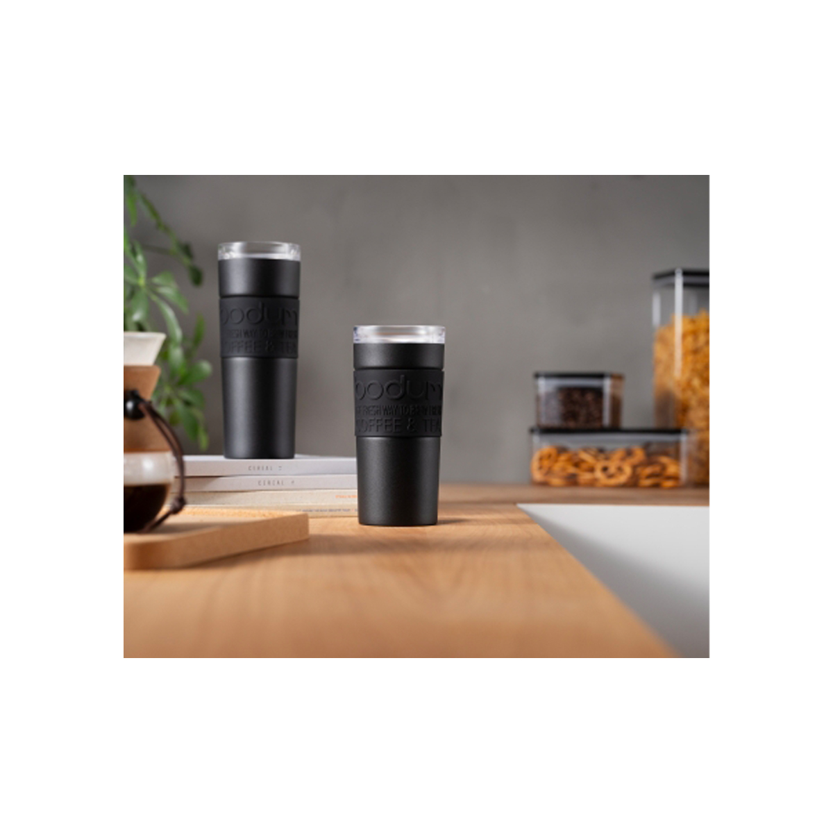 BODUM VACUUM TRAVEL MUG S/S 0.35L WITH CLEAR LID IN BELLY BAND